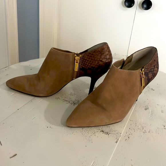 Michael Kors suede and snake embossed leather bootie/boots/shoes/heels  9.5 - Picture 7 of 12